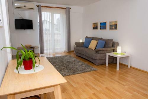 Mida Summer Apartments