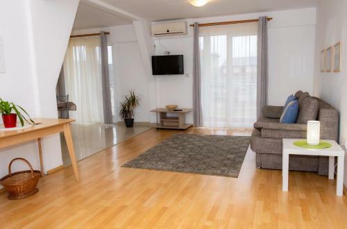 Mida Summer Apartments