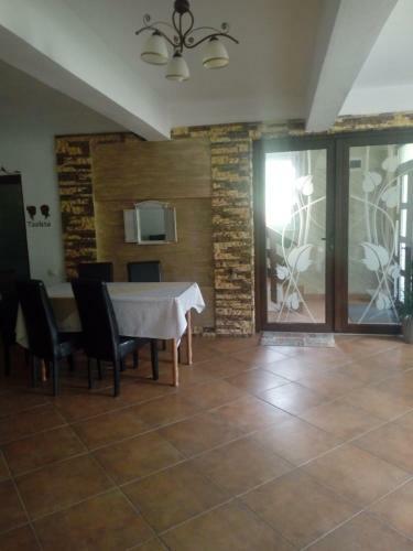 Hostal Pensiunea Rares