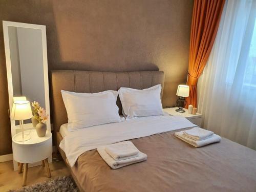 Lovely 2 Bedroom Central Apartment
