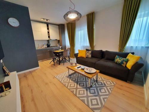 Lovely 2 Bedroom Central Apartment
