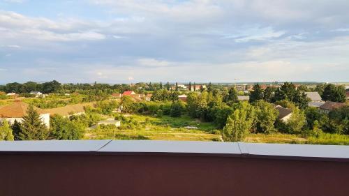 Lovely 2 Bedroom Central Apartment