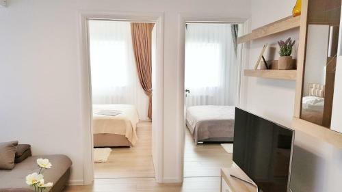 Lovely 2 Bedroom Central Apartment