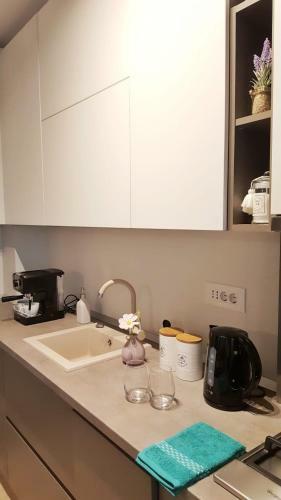 Lovely 2 Bedroom Central Apartment