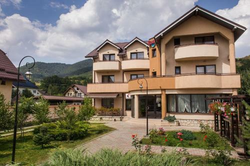 Hostal Pensiunea Roua