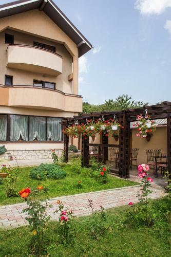 Hostal Pensiunea Roua