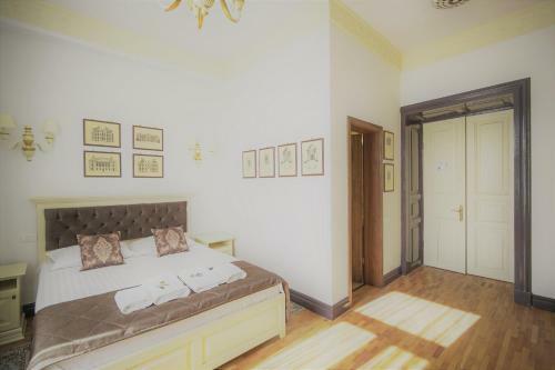 Hotel La Curtea Domneasca