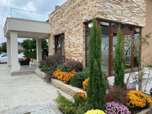 Hotel Yarus Plus