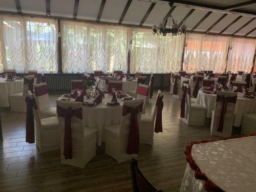 Hotel Pensiune Restaurant Rustic Rm Sarat