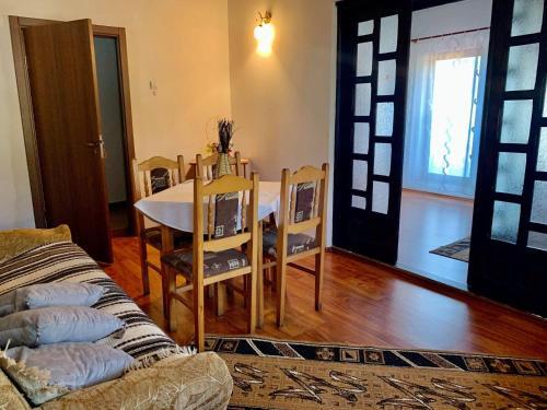 Hostal Pensiunea Restaurant Bucovina (Carmeniasrl)