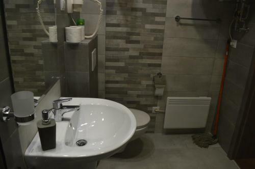 Hostal Cazare 77