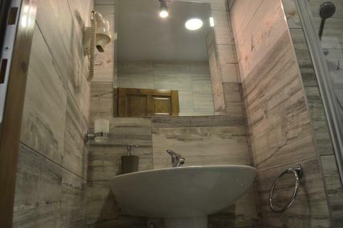 Hostal Cazare 77