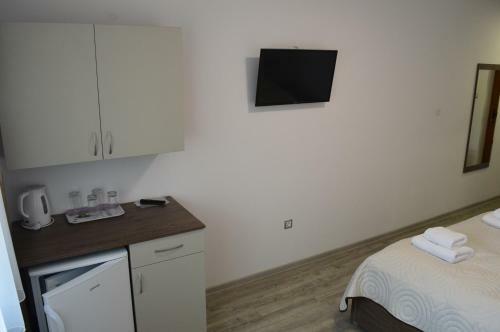 Hostal Cazare 77
