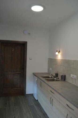 Hostal Cazare 77