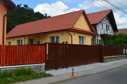 Hostal Cazare 77