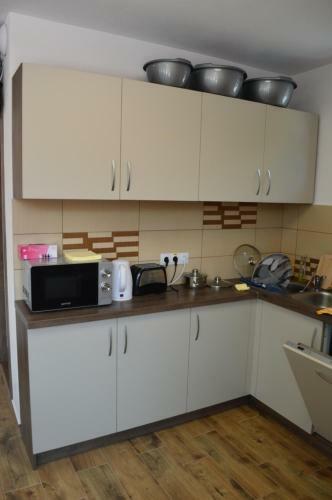 Hostal Cazare 77