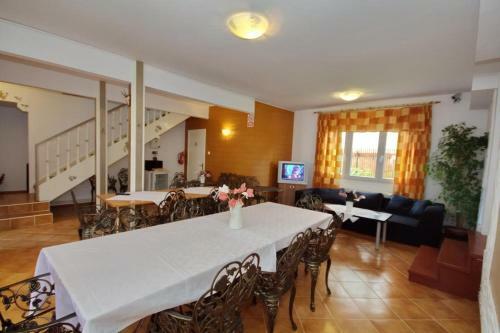 Hostal Vila Safir
