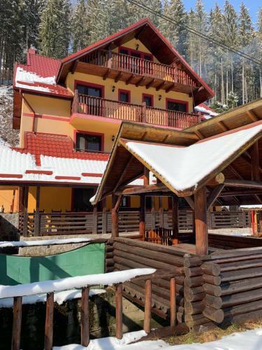 Hostal Pensiunea Valea Cascadelor