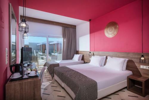 Lavris Hotels
