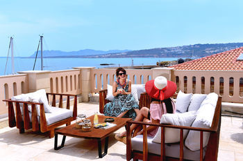 Hotel Ambassadors Residence