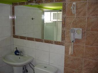 Hostal Idramon Hotel