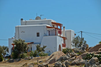 Ydreos Studios & Apartments