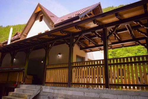 Hostal Pensiunea La Cernat
