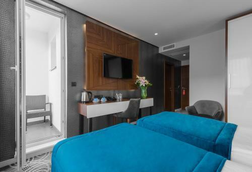 Sky Hotel