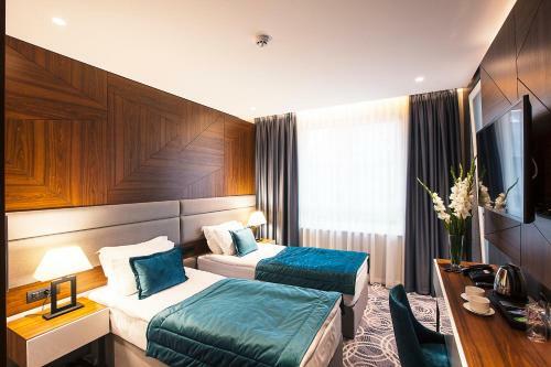 Sky Hotel