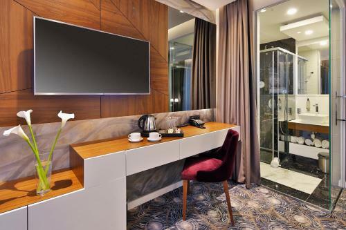 Sky Hotel