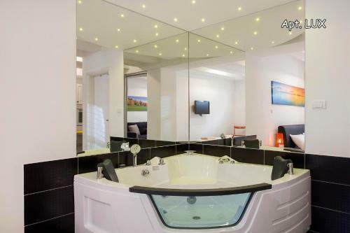 Apartamento City Holliday Lux