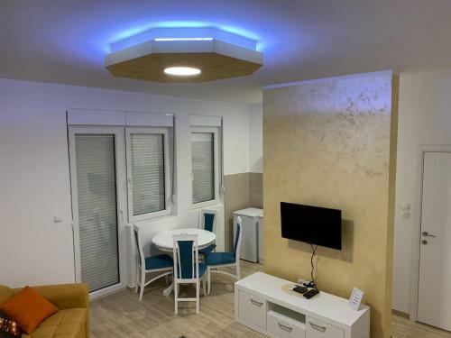 Airport View Apartment