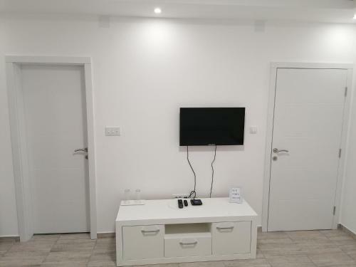 Airport View Apartment