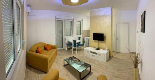 Airport View Apartment