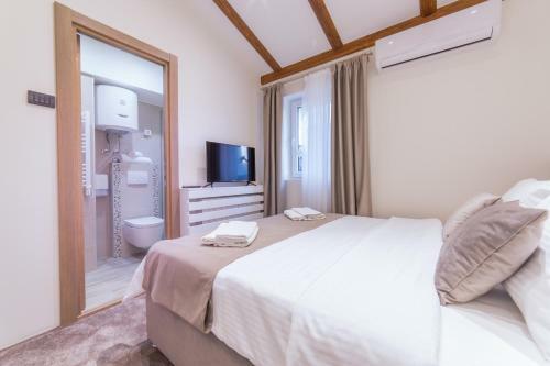 M House Bed And Breakfast