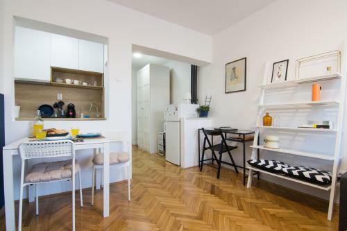 White City Boulevard Apartments