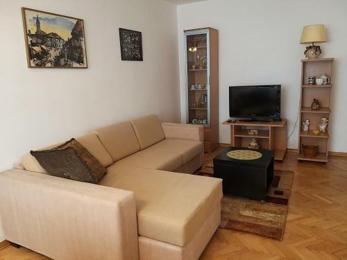 Alex Apartman