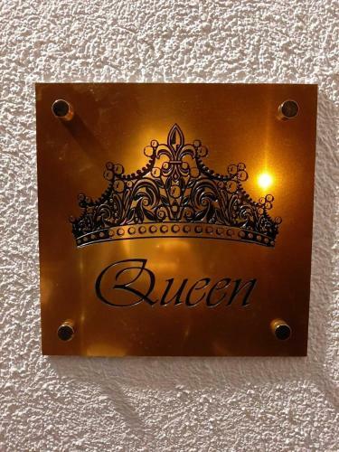 Apartment Queen