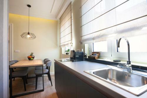 Aparthotel Dj City Vista Luxury Apartments