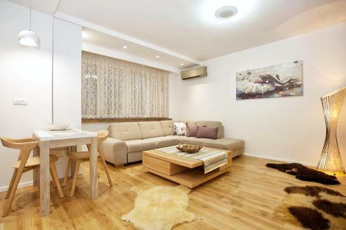 Apartamentos Hostgost At Skadarlija Square