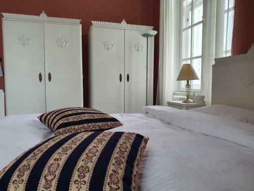 Hotel Schulhoff, Castle And Winery