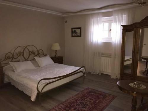 Hotel Schulhoff, Castle And Winery