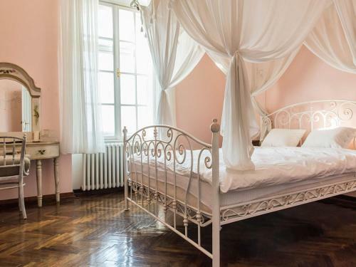 Hotel Schulhoff, Castle And Winery