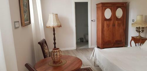 Hotel Schulhoff, Castle And Winery