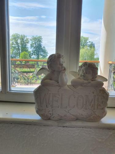 Hotel Schulhoff, Castle And Winery