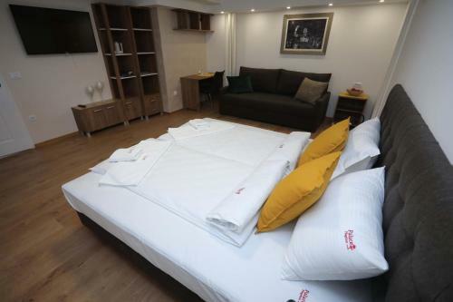 Bed & Breakfast Palace Megdan