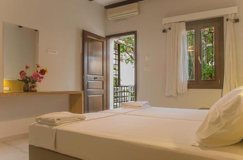 Hostal Kalypso Studios & Rooms