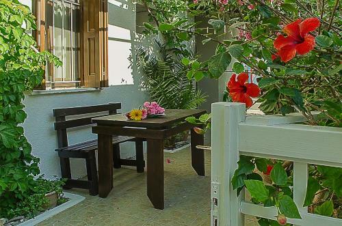 Hostal Kalypso Studios & Rooms