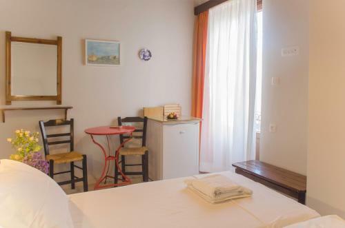 Hostal Kalypso Studios & Rooms