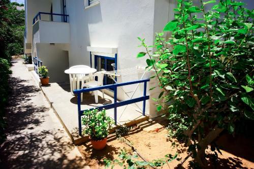 Anthea Apartments